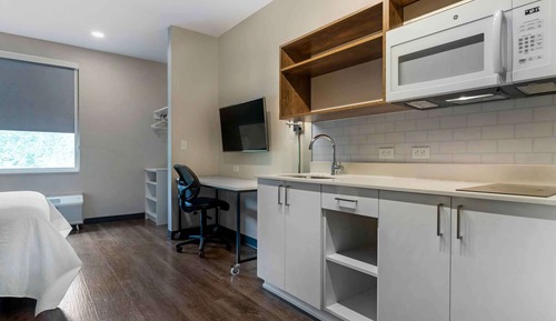 Standard Studio, 1 Queen Bed, Non Smoking, Refrigerator & Microwave
