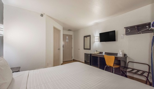 Room, 1 King Bed, Non Smoking