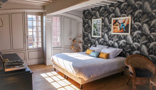 Double Room (June)