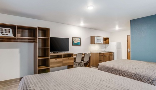 Queen Suite Two Beds