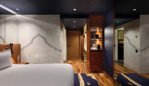 Superior Room, 1 King Bed, Balcony