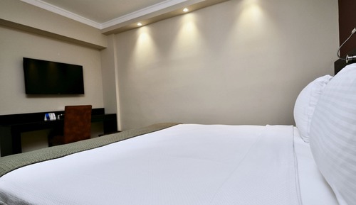 Suite, Sea View