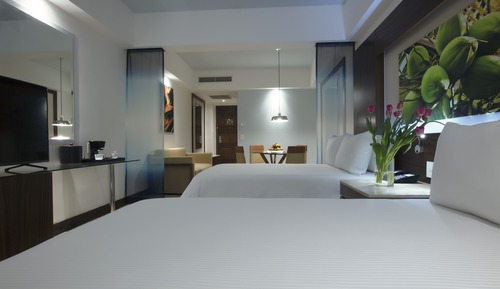 Altitude Club Junior Suite Swim Out Doble