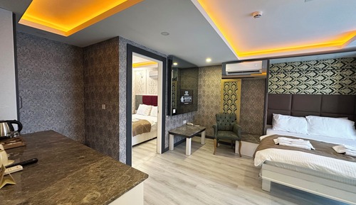 Deluxe Suite, 2 Bedrooms, Non Smoking, Air conditioning