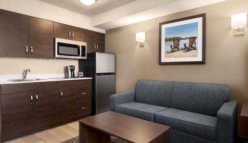 Suite, 1 Queen Bed, Non Smoking