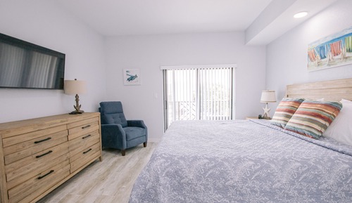 Comfort Suite, 1 King Bed with Sofa bed