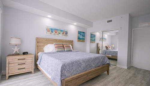 Comfort Suite, 1 King Bed with Sofa bed