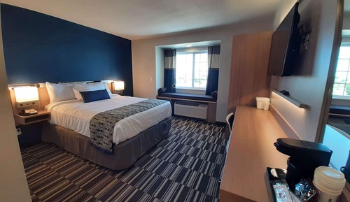 Room, 1 Queen Bed, Non Smoking (East View)