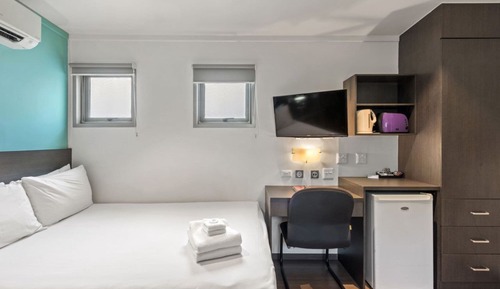 Superior Studio Access Cabin