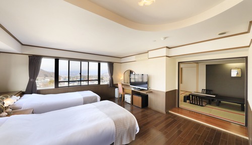Deluxe Suite, Multiple Beds, Non Smoking, Private Bathroom