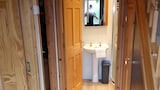 Single Room, Private Bathroom (Private shower facilities)