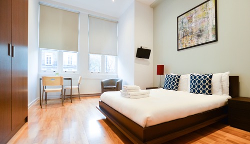 Deluxe Studio Apartment