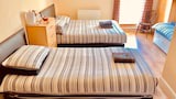 Suite, Ensuite ( 2 Adults & 1 Child)