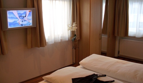 Comfort Apartment, 2 Bedrooms, Kitchen, Mountain View