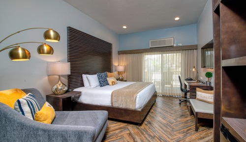 Deluxe Room, 1 King Bed