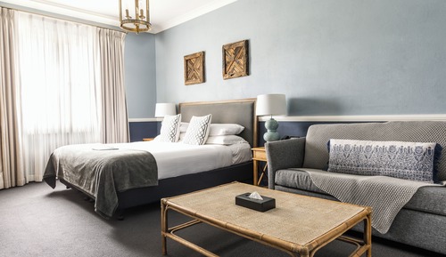 Deluxe King with Sofa