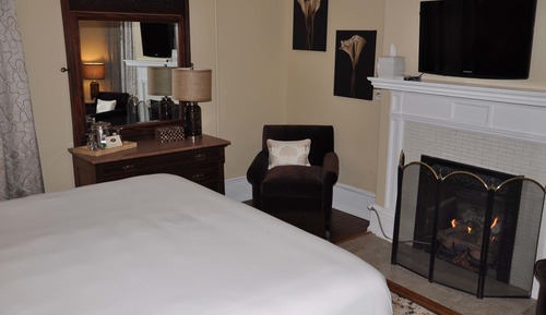 Room (Room 3)
