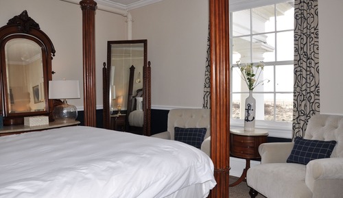 Room (Room 2)