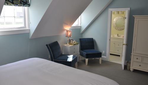 Room (Room 9)