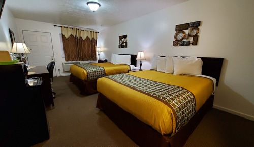 Two Queen Beds, Non-Smoking
