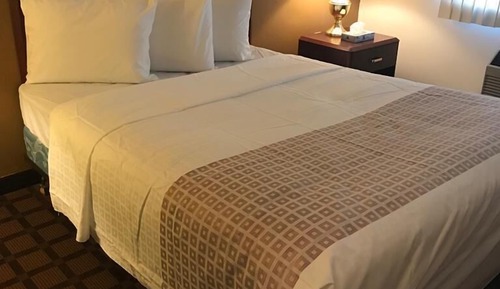 Standard Room, 1 Queen Bed