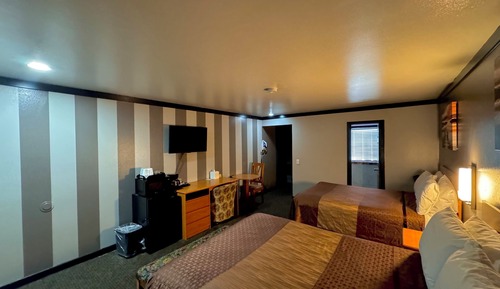 Standard Room, 2 Queen Beds, Non Smoking, Private Bathroom