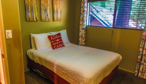 Lazy Owl Cabin, 2 Bedrooms