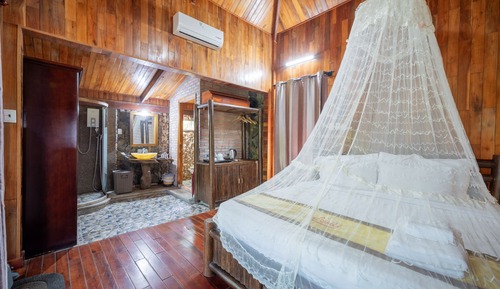 Deluxe Bungalow, 1 Queen Bed, Non Smoking, Garden View
