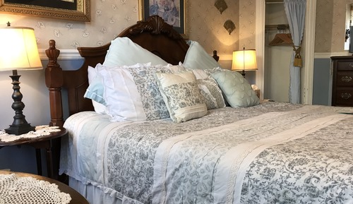 Town View King Room