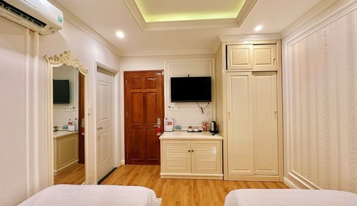 Standard Twin Room, No Windows