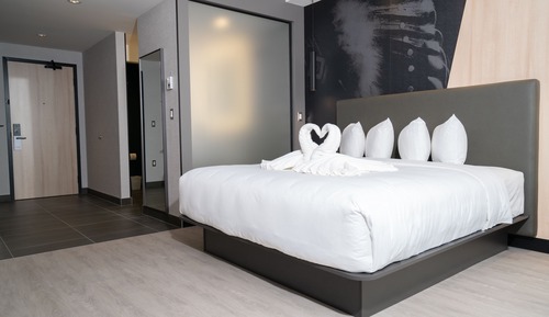 Standard Room, 1 King Bed