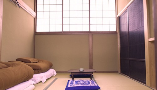 Classic Twin Room, Shared Bathroom
