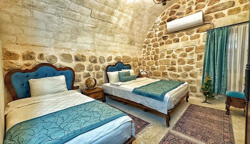 Comfort Room, Multiple Beds, Courtyard View