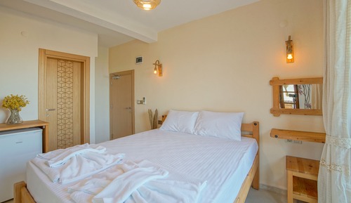 Deluxe Double Room, Sea View, Garden Area