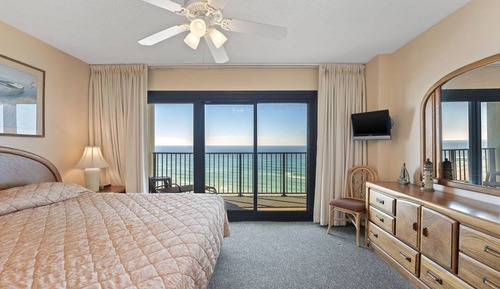Condo, 2 Bedrooms (708)