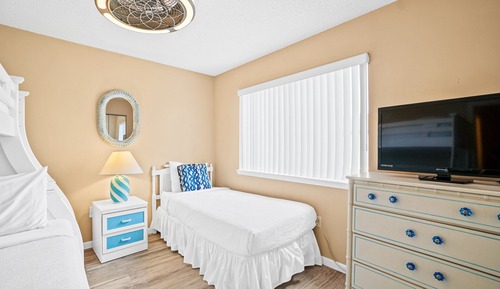 Condo, 2 Bedrooms (V2)
