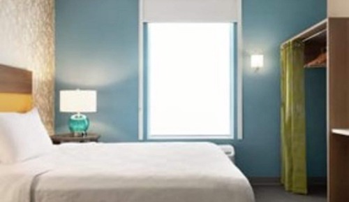 Studio, 1 King Bed, Accessible, Non Smoking (Roll-In Shower)