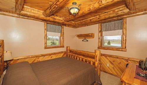 Luxury Suite, 2 Bedrooms, Jetted Tub (101)