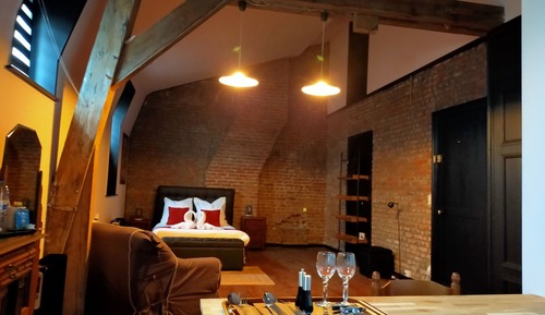 Deluxe Studio Suite
