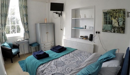 Small Double (Blue Room)