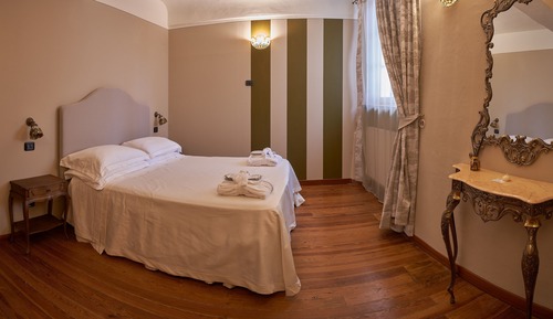 Deluxe Double Room, 1 Queen Bed, Non Smoking