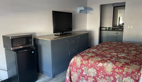 Standard Single Room, 1 King Bed, Non Smoking