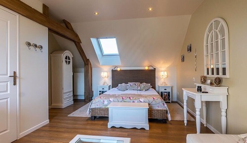 Superior Double Room, Ensuite, City View (Les Mignottes)