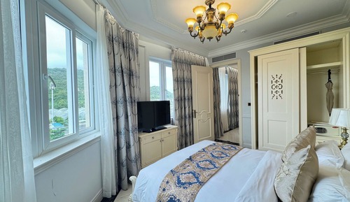 Suite, Garden View