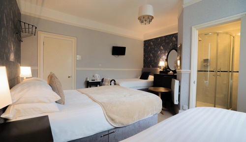 Family Room, Ensuite (Room 1)