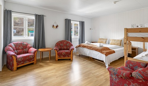 Family Room, 1 Bedroom