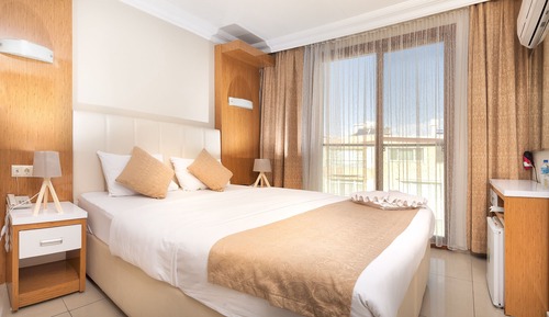 Economy Room