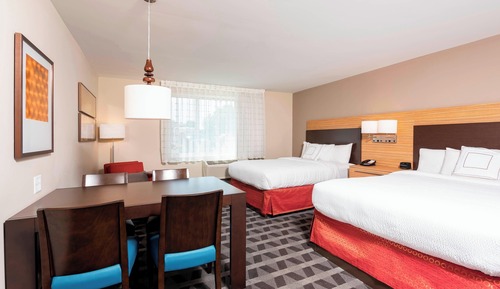 Studio, 2 Queen Beds (Hearing Accessible)