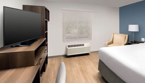 Room, 1 Queen Bed, Accessible, Non Smoking (Roll-in Shower)
