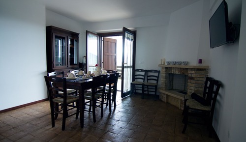 Apartment, 2 Bedrooms, Fireplace, Valley View